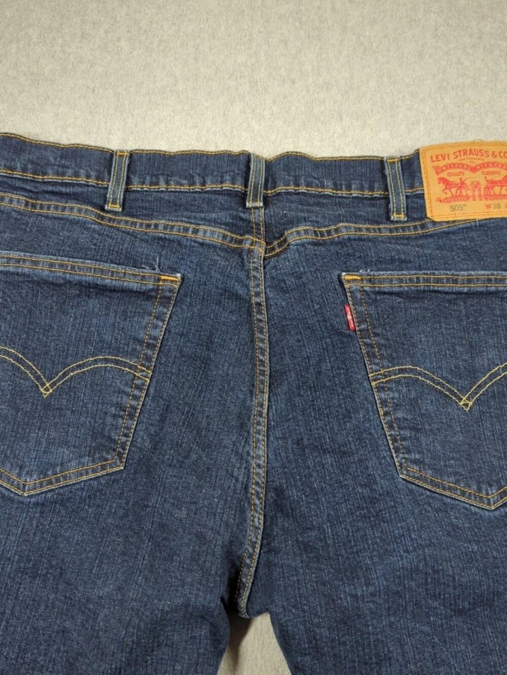 Levi's 505 Jeans Men's 38x30 (Actual 36x29) Blue Denim Regular Fit Straight Leg - Picture 2 of 9